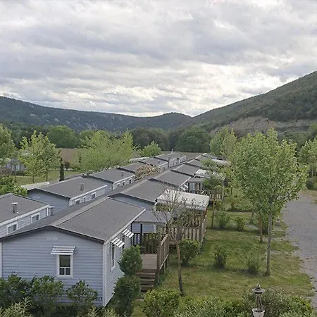 Mobil 6 Pers Avec Terrasse, 3 - Api-1-52-651 Camping Saint-Maurice-dʼIbie